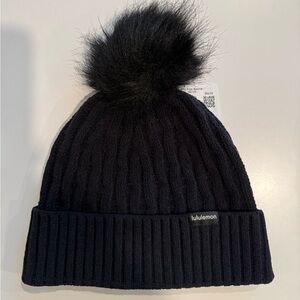 Lululemon Cable Knit Pom Beanie